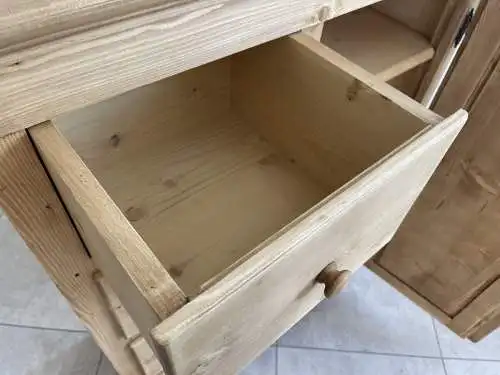 Bäuerlicher Brotschrank Almerschrank Speiskasten A4388