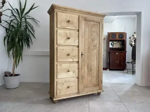 Antiker Brotschrank Almerschrank aus Weichholz mit Patina - Speiskasten A4389