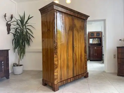 Sale Biedermeier Schrank Hallenschrank Nussholz Restauriert A4430