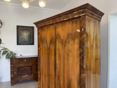 Sale Biedermeier Schrank Hallenschrank Nussholz Restauriert A4430