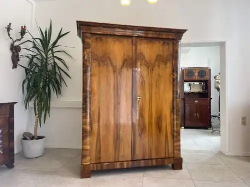 Sale Biedermeier Schrank Hallenschrank Nussholz Restauriert A4430