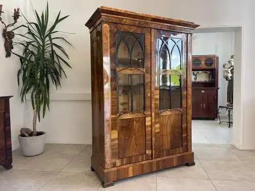 Sale Biedermeier Vitrine Bücherschrank Nussholz A4420