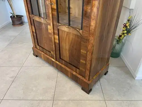 Sale Biedermeier Vitrine Bücherschrank Nussholz A4420