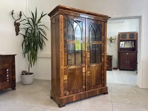 Sale Biedermeier Vitrine Bücherschrank Nussholz A4420