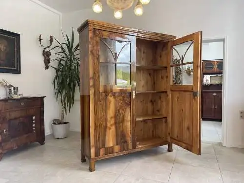 Sale Biedermeier Vitrine Bücherschrank Nussholz A4422