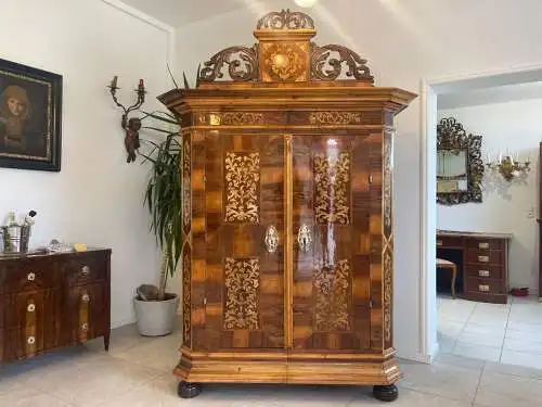 Majestätischer Barock Schrank Hallenschrank A4582