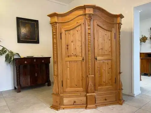 Bauernschrank Landhausschrank Barockstil Schrank A4703