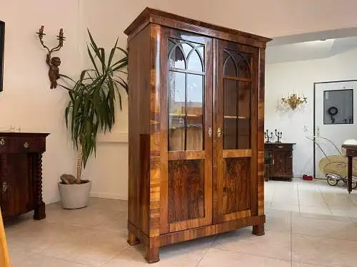 Sale Biedermeier Vitrine Bücherschrank Nussholz A4933