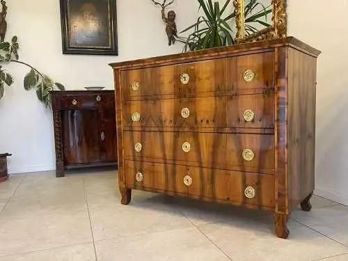 Sale Restaurierte Biedermeier Kommode Nussholz A5003