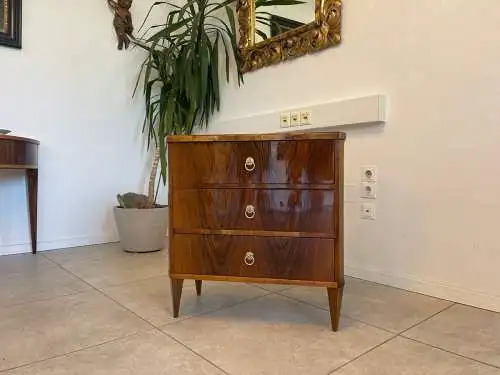 Sale Restaurierte Biedermeier Kommode Nussholz A5046