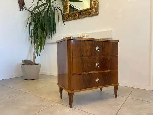 Sale Restaurierte Biedermeier Kommode Nussholz A5046