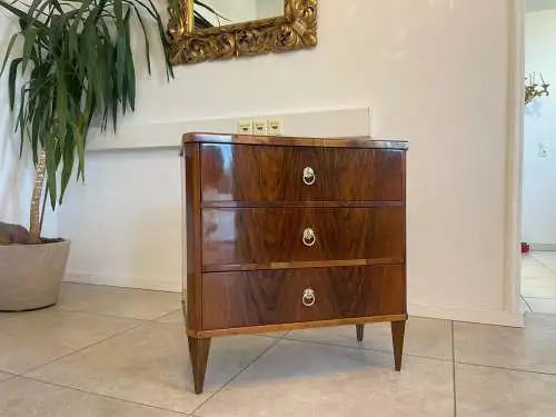 Sale Restaurierte Biedermeier Kommode Nussholz A5046