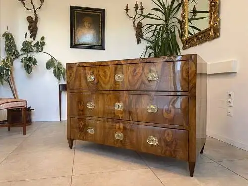 Sale Restaurierte Biedermeier Kommode Nussholz A5104