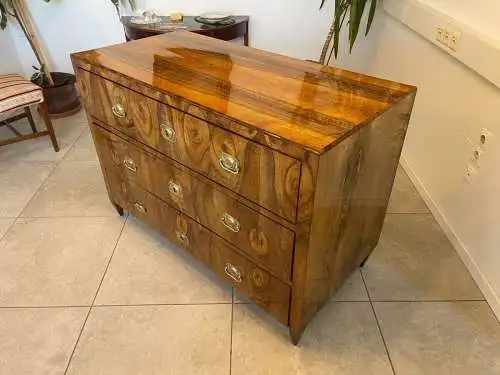 Sale Restaurierte Biedermeier Kommode Nussholz A5104