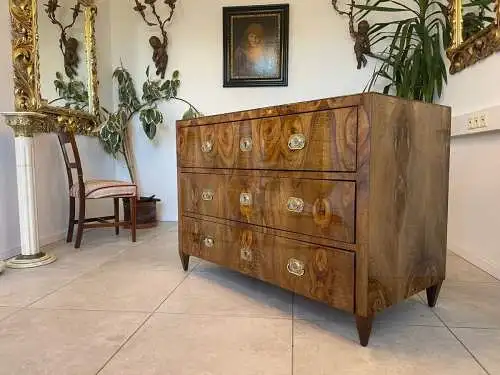 Sale Restaurierte Biedermeier Kommode Nussholz A5104