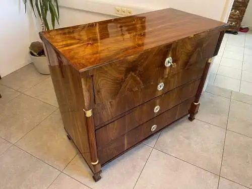 Restaurierte Biedermeier Schreibkommode Nussholz A5105