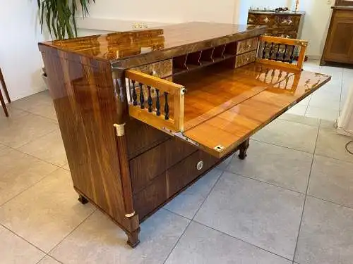 Restaurierte Biedermeier Schreibkommode Nussholz A5105