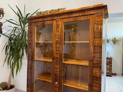 SALE Biedermeier Vitrine Bücherschrank Sammlervitrine, Nussholz A5107