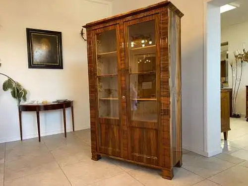 SALE Biedermeier Vitrine Bücherschrank Sammlervitrine, Nussholz A5107