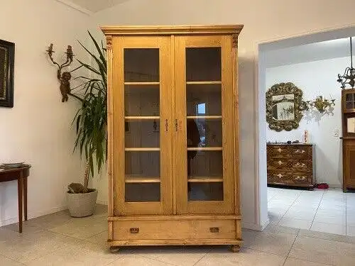 Bäuerliche Vitrine Bauernvitrine Bauernschrank Naturholz Bücherschrank E1892