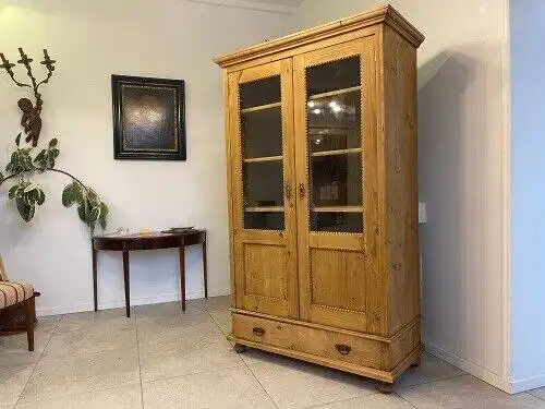 Bäuerliche Vitrine Bauernvitrine Bauernschrank Naturholz Bücherschrank E1892