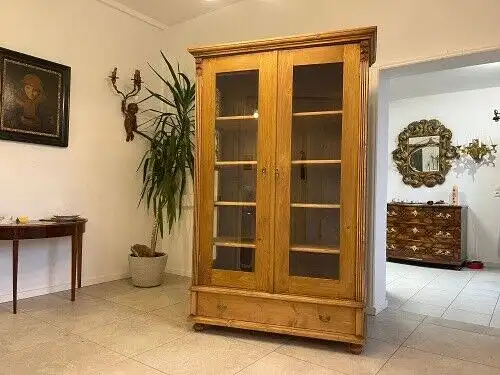 Bäuerliche Vitrine Bauernvitrine Bauernschrank Naturholz Bücherschrank A5129