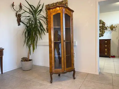 Stilvolle Vitrine im Barockstil Eckvitrine Eckschrank A5486