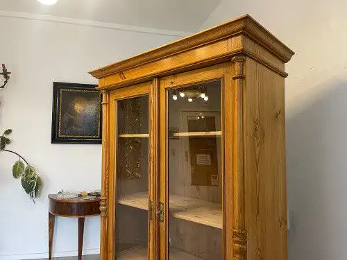 Bäuerliche Vitrine Bauernvitrine Bauernschrank Naturholz Bücherschrank Bauernmöb