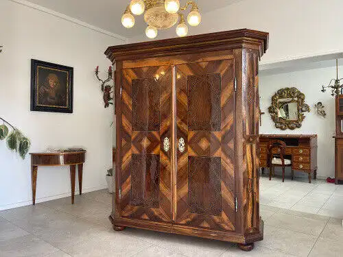 SALE Restauriert Barocker Hallenschrank Barockschrank Museumsexemplar Antiquität