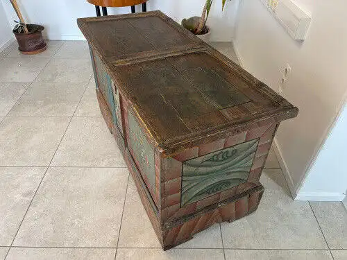Urige handbemalte Tiroler Truhe Landhaustruhe Bauerntruhe G1236