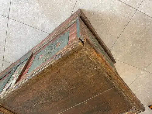 Urige handbemalte Tiroler Truhe Landhaustruhe Bauerntruhe G1236