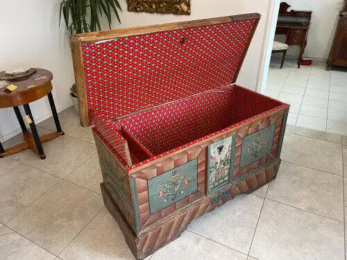 Urige handbemalte Tiroler Truhe Landhaustruhe Bauerntruhe G1236