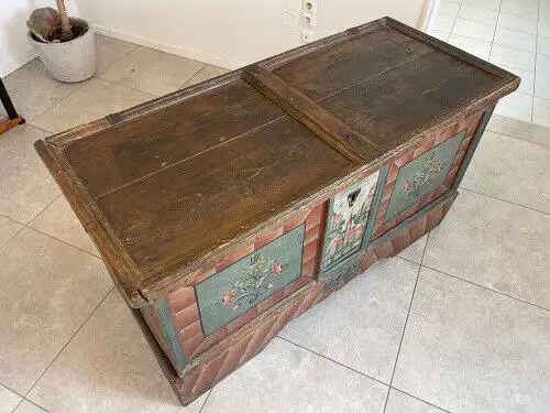 Urige handbemalte Tiroler Truhe Landhaustruhe Bauerntruhe G1236