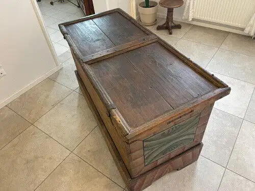 Urige handbemalte Tiroler Truhe Landhaustruhe Bauerntruhe G1236