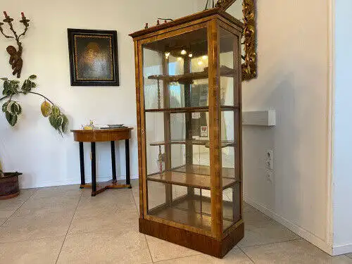 Originale Biedermeier Vitrinenschrank Glasschrank Nussholz Antiquität G1307