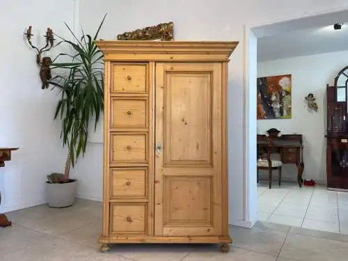 Bäuerlicher uriger Brotschrank Almerschrank Speiskasten Bauernkasten G1346