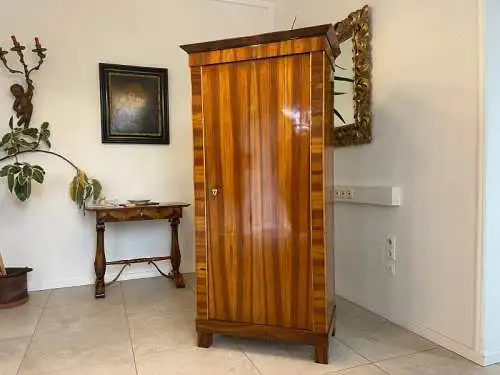 SALE Schmaler Biedermeier Schrank Kasten Kleiderschrank Nussholz Antiquität G150