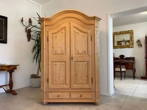 Bäuerlicher Schrank Bauernschrank Landhausschrank Barockstil G1579