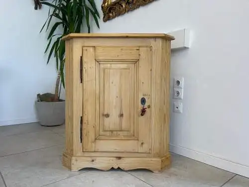 Bäuerliches Eckkasterl Eckanrichte Eckmöbel Bauernchrank G1598