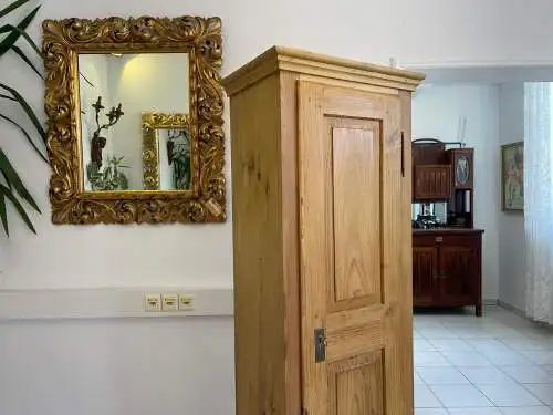 Restaurierter schmaler Bauernschrank Biedermeier Bauernschrank Bauernkasten G165