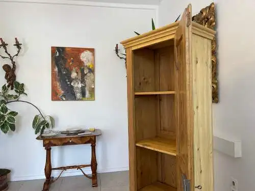 Restaurierter schmaler Bauernschrank Biedermeier Bauernschrank Bauernkasten G165