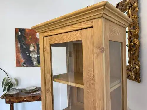Antike Bäuerliche Vitrine Bauernvitrine Bauernschrank Weichholz  Vitrine G1653