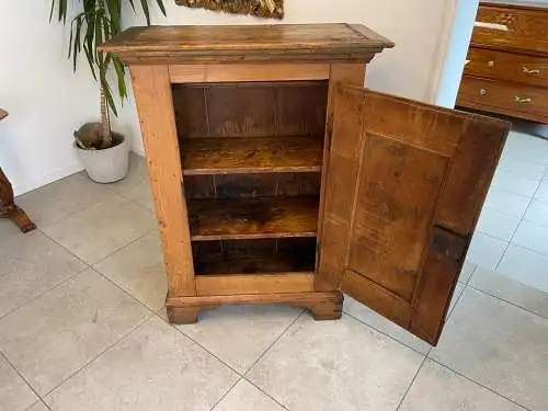 Antiker uriger Brotschrank Almerschrank Alma, Vorratsschrank G1690