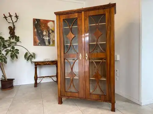 Restaurierte Biedermeier Vitrine Bücherschrank Glasschrank ANTIQUITÄT Nussholz G