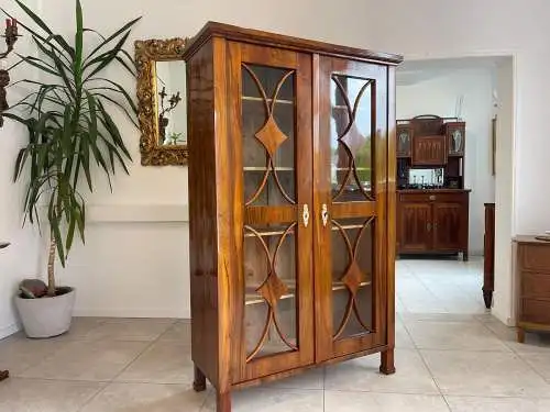 Restaurierte Biedermeier Vitrine Bücherschrank Glasschrank ANTIQUITÄT Nussholz G