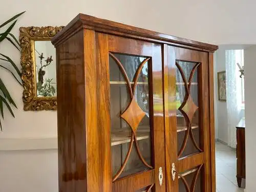 Restaurierte Biedermeier Vitrine Bücherschrank Glasschrank ANTIQUITÄT Nussholz G