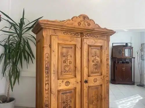 Originaler Voglauer Schrank Bauernschrank Anno 1800 G1715
