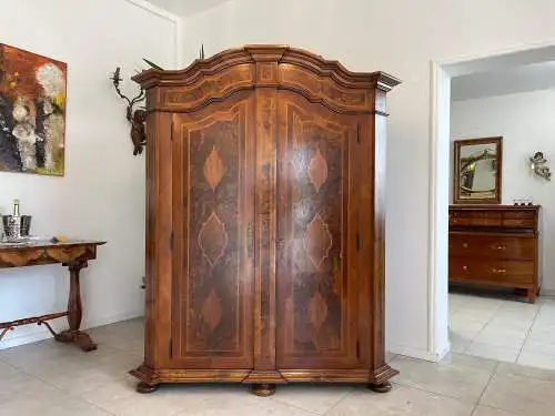 Barockstil Schrank Intarsiert Nussholz Bücherschrank Stilschrank G1714