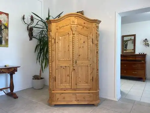 Bäuerlicher Schrank Bauernschrank Landhausschrank Barockstil Bauernkasten G1708