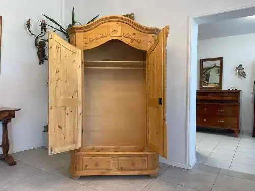 Bäuerlicher Schrank Bauernschrank Landhausschrank Barockstil Bauernkasten G1708